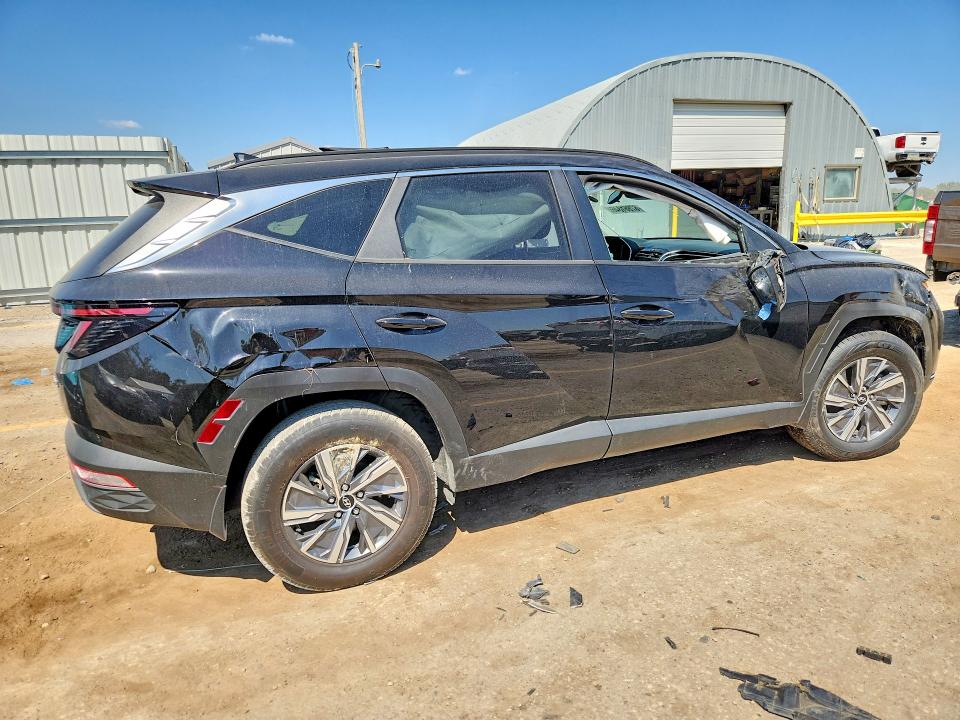 Foto 3 de la subasta – 2023 HYUNDAI TUCSON con VIN KM8JBCA17PU090530