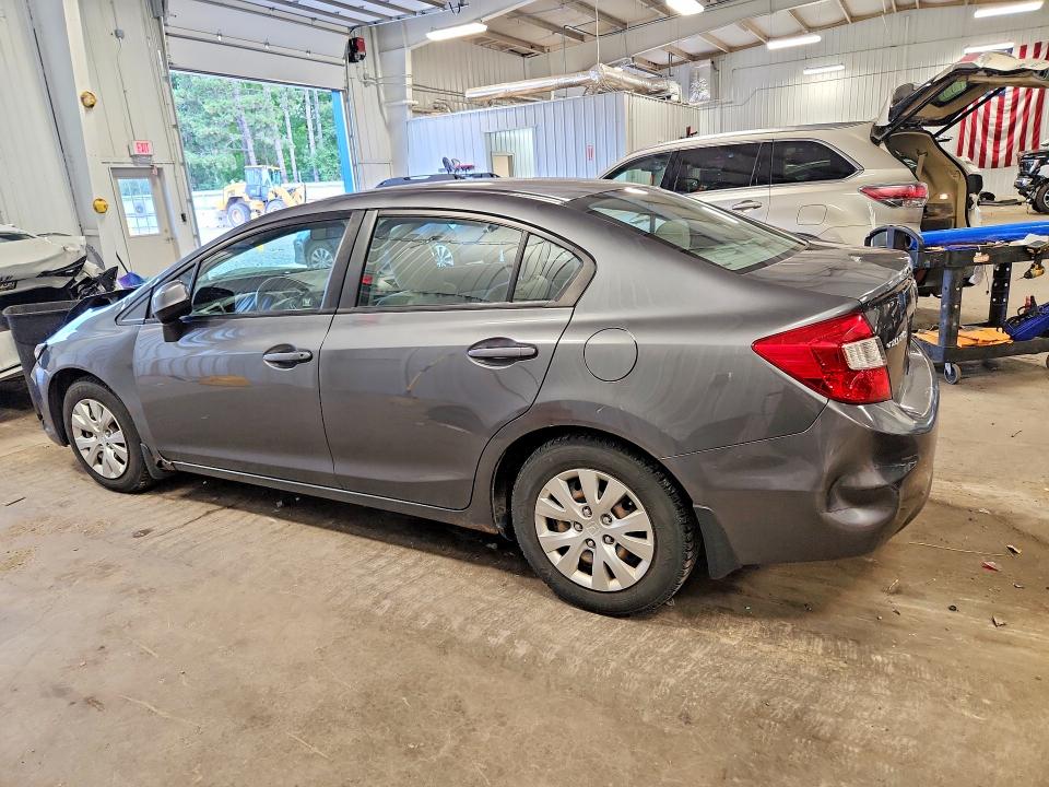 Снимка 2 от търг – 2012 HONDA CIVIC с VIN 19XFB2F55CE085612