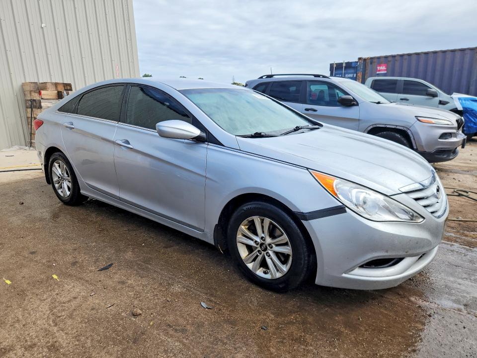 Photo 4 from auction – 2012 HYUNDAI SONATA with VIN 5NPEB4AC6CH469021
