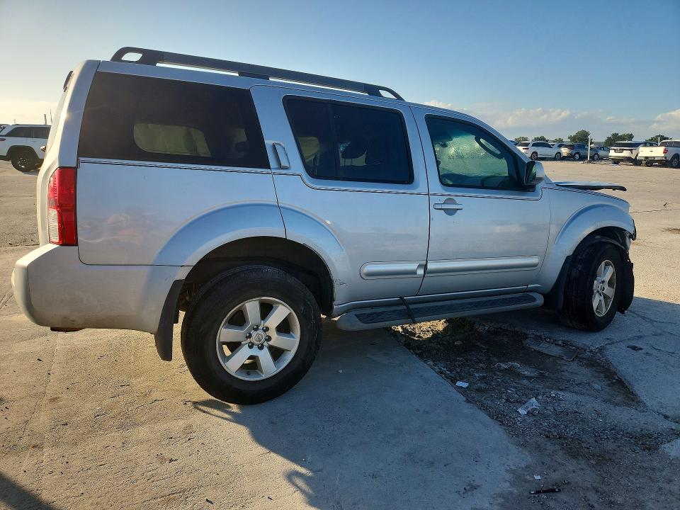 Photo 3 from auction – 2012 NISSAN PATHFINDER with VIN 5N1AR1NN2CC606855