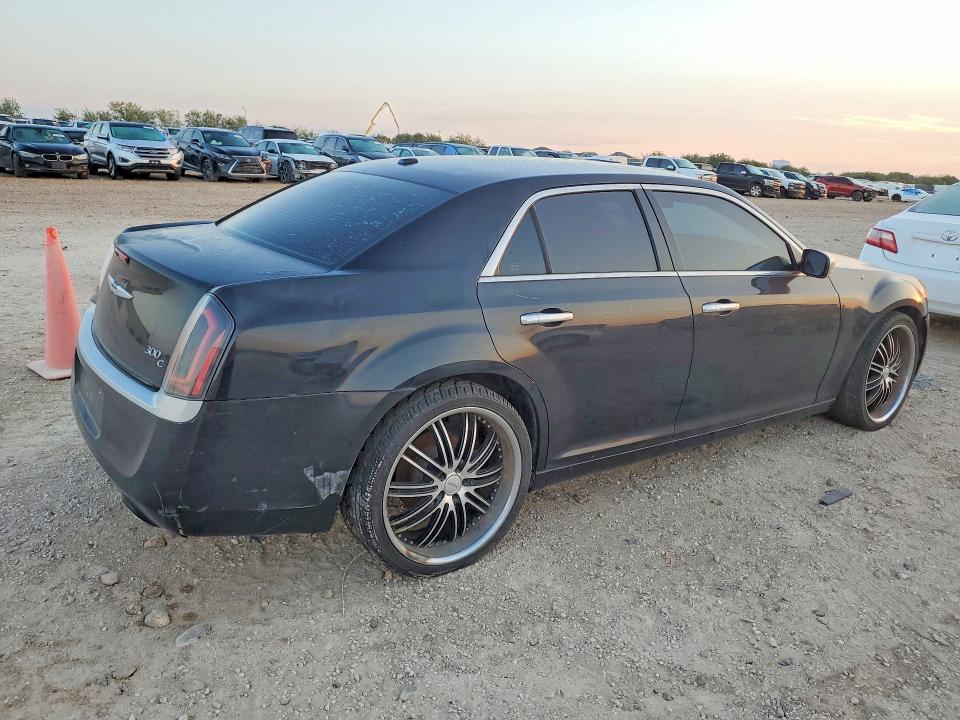 Zdjęcie 3 z aukcji – 2014 CHRYSLER 300C z VIN 2C3CCADG2EH186259