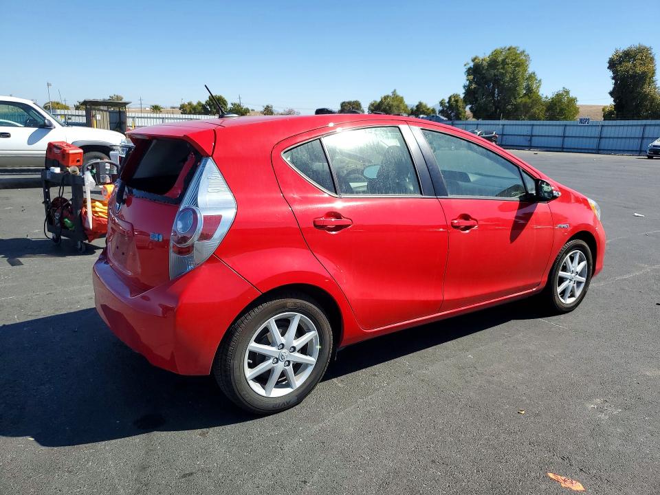 Photo 3 from auction – 2014 TOYOTA PRIUS C with VIN JTDKDTB37E1075401
