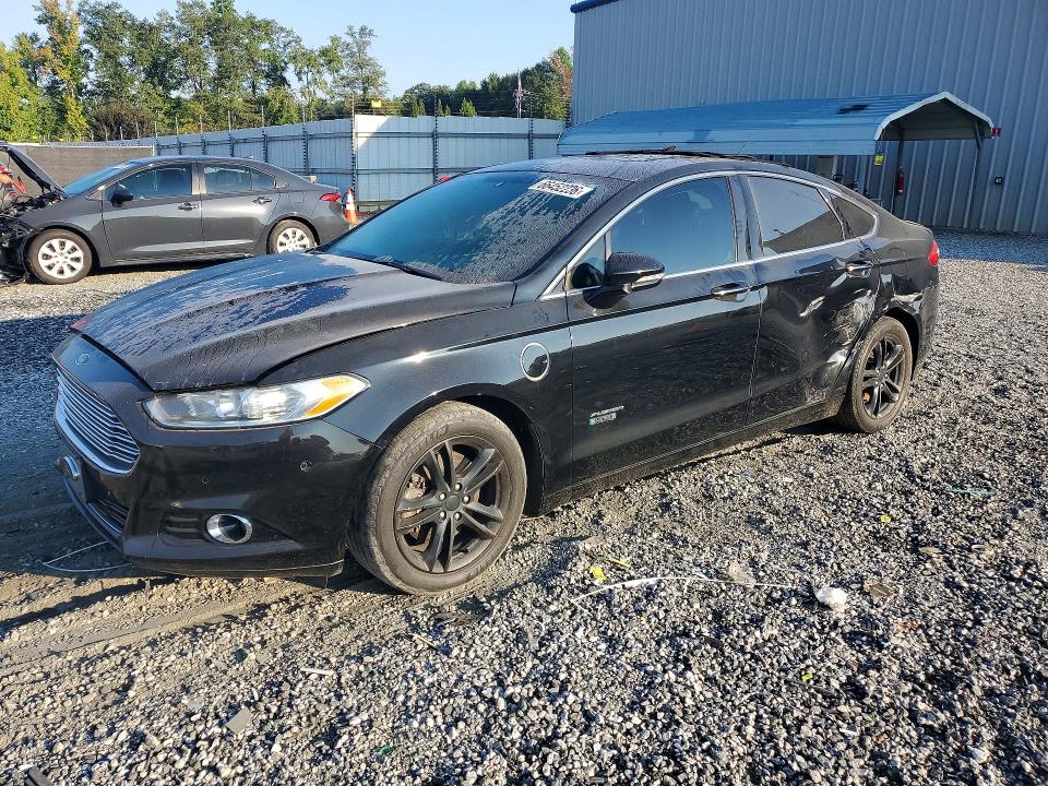 FORD FUSION 2016 with VIN 3FA6P0SU1GR249252 - Photo from auction