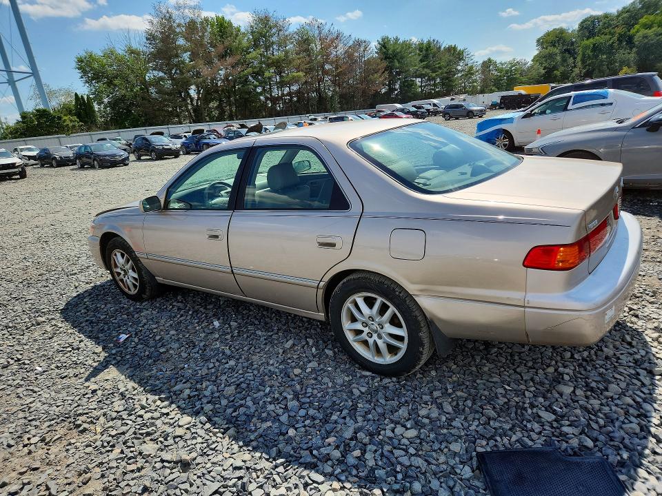 Photo 2 from auction – 2000 TOYOTA CAMRY with VIN 4T1BF28K1YU957214