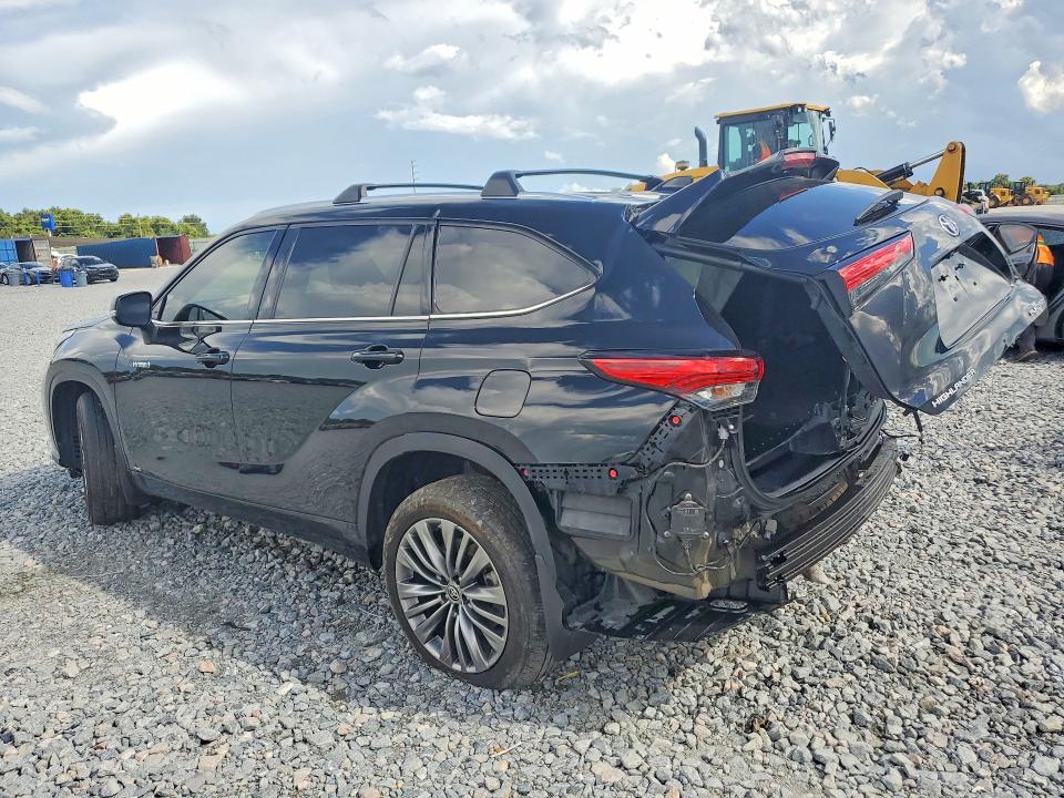 صورة رقم 2 من المزاد - 2021 TOYOTA HIGHLANDER مع VIN 5TDEBRCH4MS030532