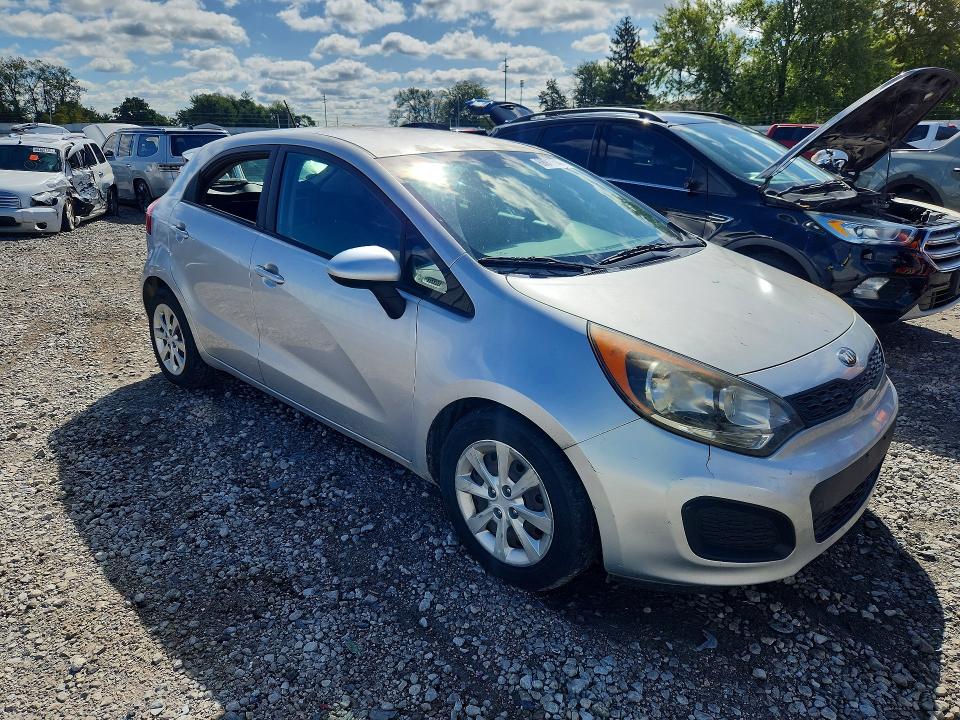 Foto 4 de la subasta – 2014 KIA RIO con VIN KNADM5A30E6419981