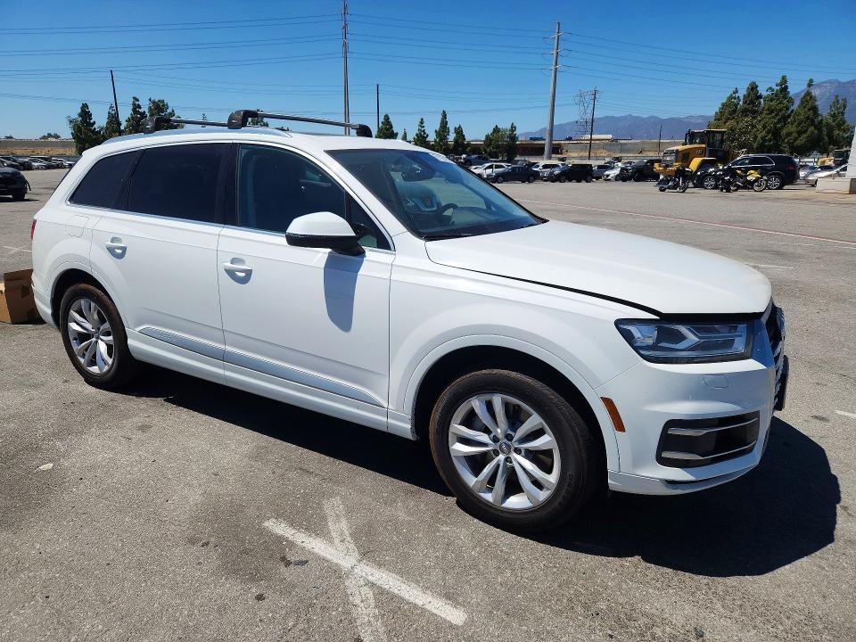 Photo 4 from auction – 2018 AUDI Q7 with VIN WA1LAAF7XJD024766