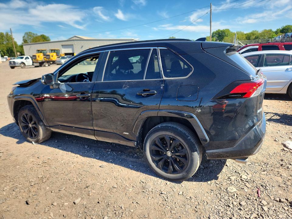 Фото 2 с аукциона – 2022 TOYOTA RAV4 с VIN 4T3T6RFV4NU079842
