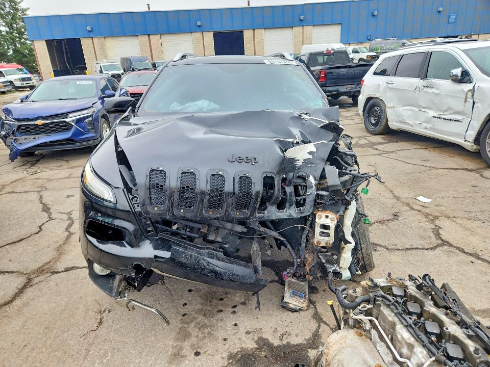 Foto 5 de la subasta – 2017 JEEP CHEROKEE con VIN 1C4PJMDB9HW593722