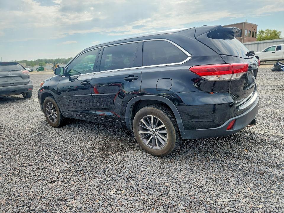 Photo 2 from auction – 2017 TOYOTA HIGHLANDER with VIN 5TDKZRFH7HS510502