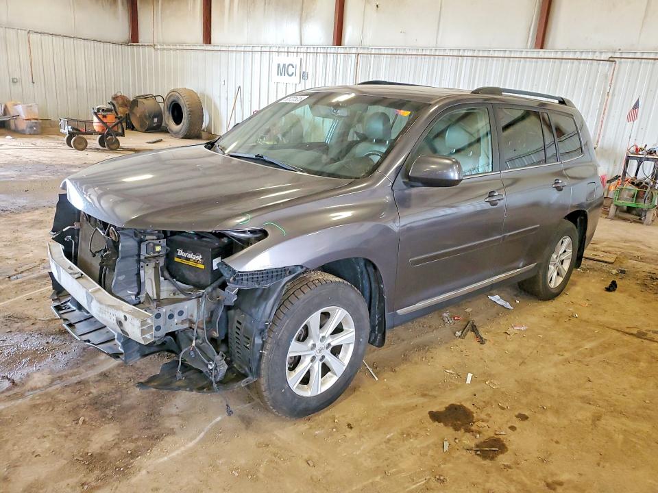 TOYOTA HIGHLANDER 2011 with VIN 5TDBK3EH9BS079980 - Photo from auction