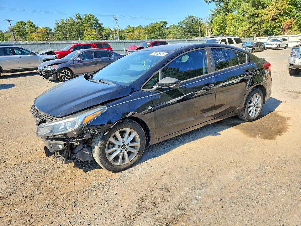 Снимка 1 от търг – 2017 KIA FORTE с VIN 3KPFL4A75HE027329