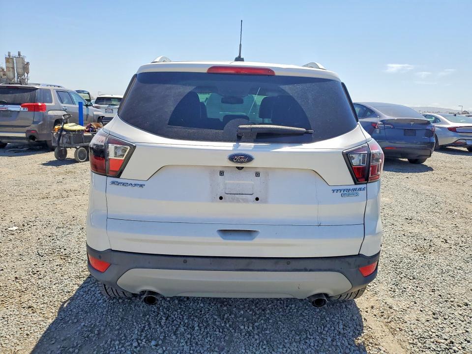 Foto 6 de la subasta – 2017 FORD ESCAPE con VIN 1FMCU0JD4HUA32386
