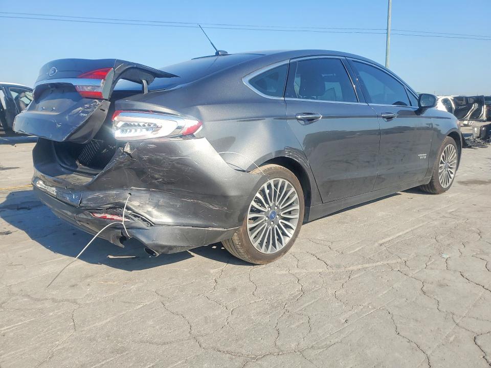 Photo 3 from auction – 2018 FORD FUSION with VIN 3FA6P0PU5JR123573