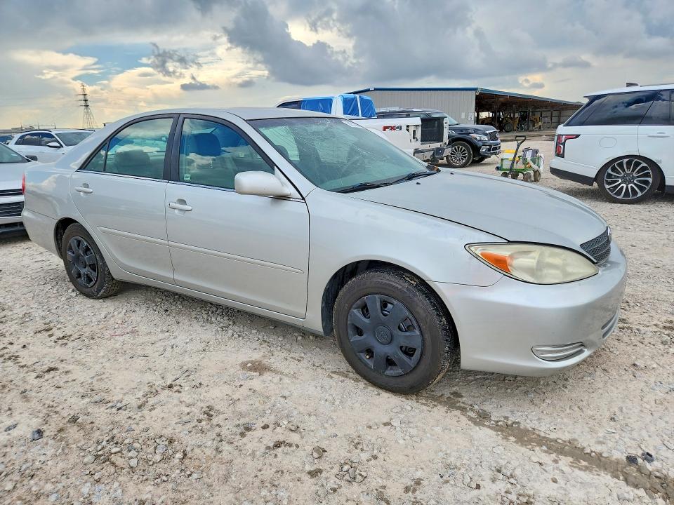 Photo 4 from auction – 2002 TOYOTA CAMRY with VIN 4T1BE32K62U089428