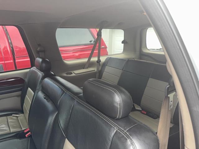 Photo 11 from auction – 2005 FORD EXCURSION with VIN 1FMSU45P95EB92468