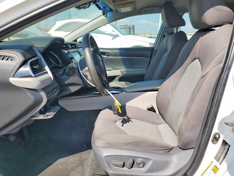Снимка 7 от търг – 2018 TOYOTA CAMRY с VIN 4T1B11HK9JU579707