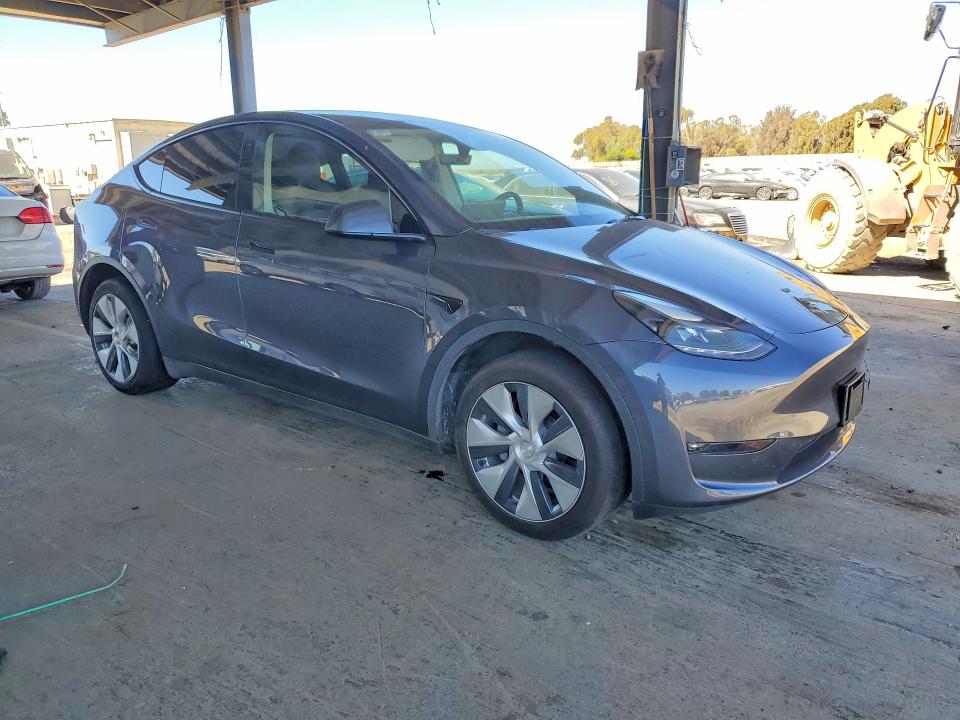 Фото 4 с аукциона – 2023 TESLA MODEL Y с VIN 7SAYGDEE1PF879470