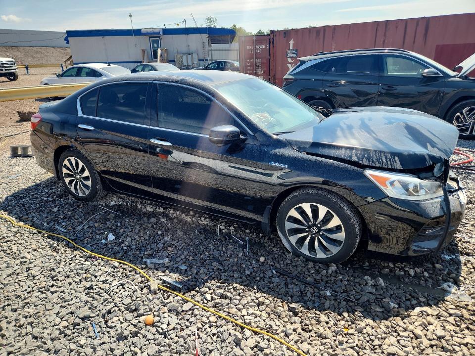 Снимка 4 от търг – 2017 HONDA ACCORD с VIN JHMCR6F37HC000058
