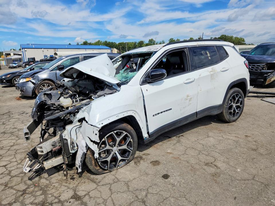 JEEP COMPASS 2024 z numerem VIN 3C4NJDBN3RT598863 - Zdjęcie z aukcji