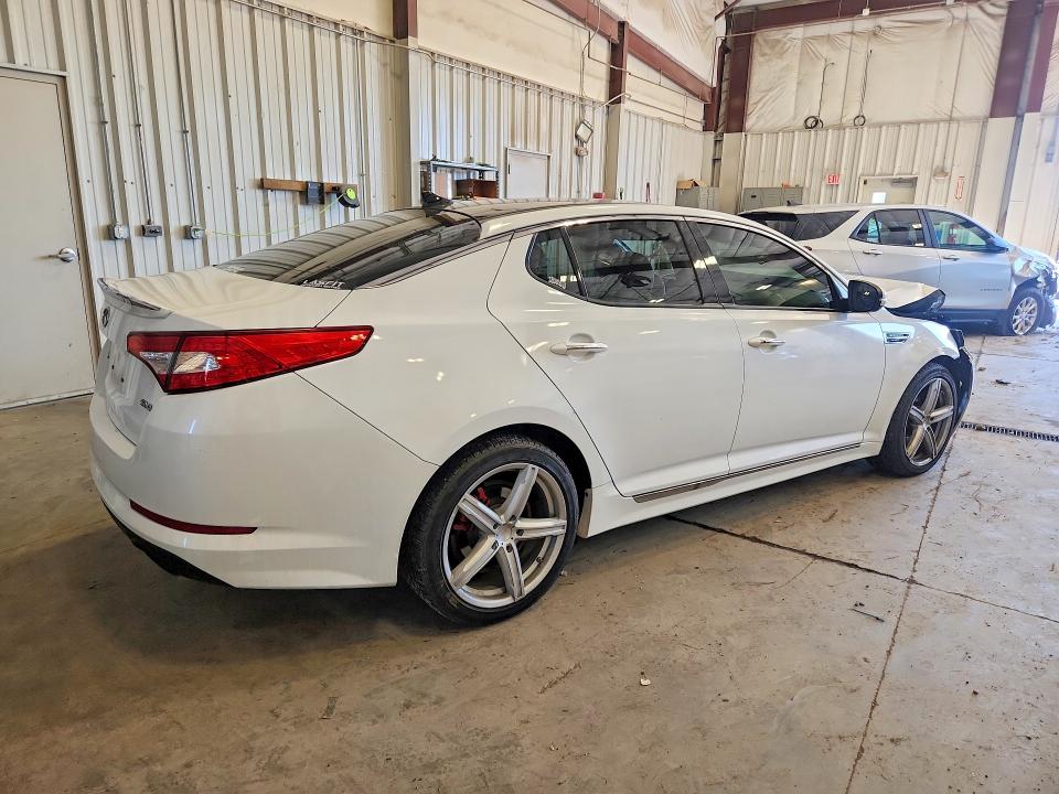 Фото 3 с аукциона – 2013 KIA OPTIMA с VIN 5XXGR4A6XDG095881