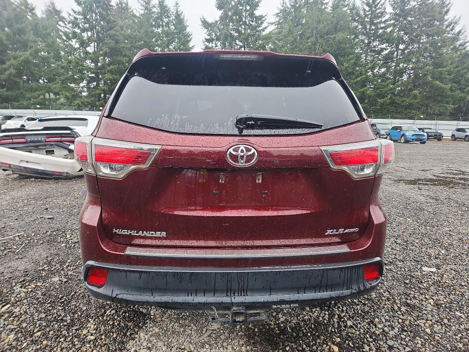 Photo 6 from auction – 2015 TOYOTA HIGHLANDER with VIN 5TDJKRFH5FS205335