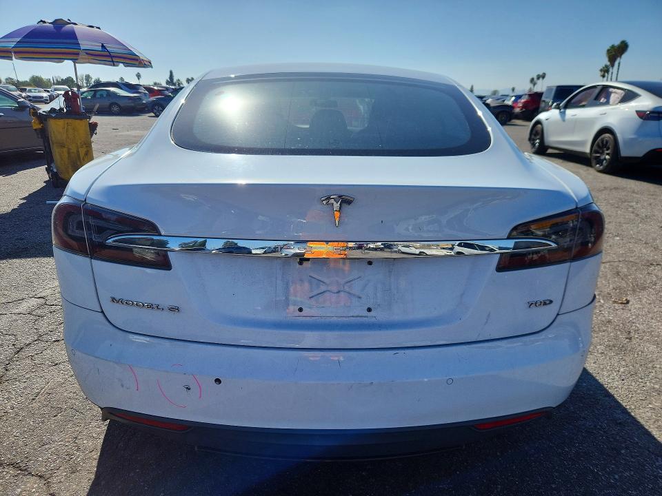 Фото 6 с аукциона – 2015 TESLA MODEL S с VIN 5YJSA1S24FF086059