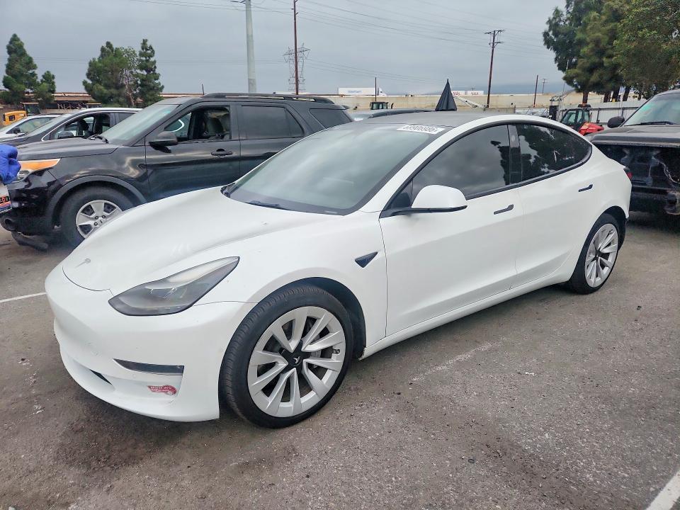 TESLA MODEL 3 2022 с VIN 5YJ3E1EB8NF226892 - Снимка от търг
