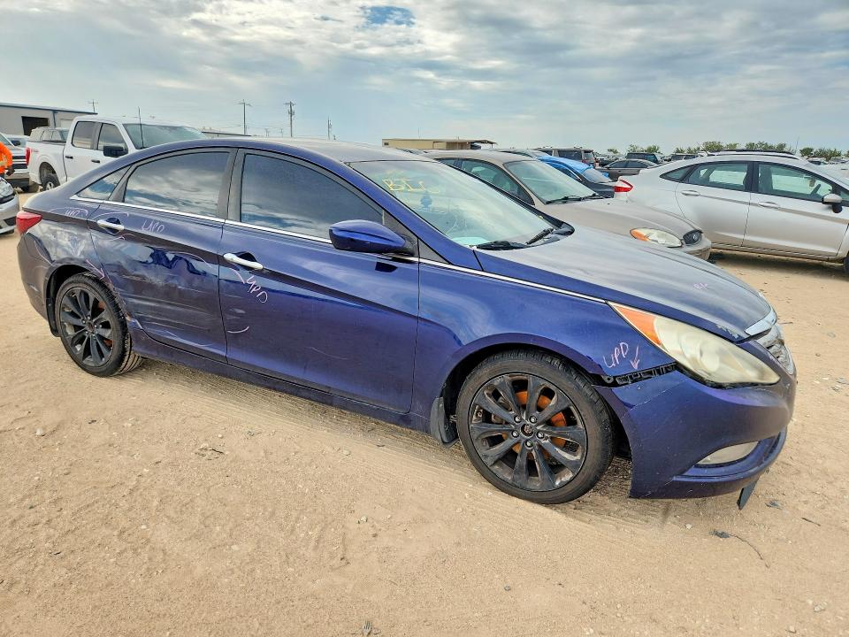 Photo 4 from auction – 2011 HYUNDAI SONATA with VIN 5NPEC4AC5BH096520