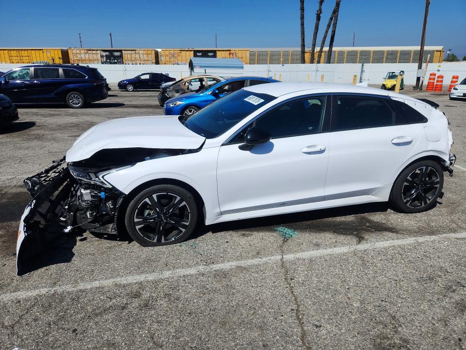 KIA K5 2023 z numerem VIN 5XXG64J25PG212843 - Zdjęcie z aukcji
