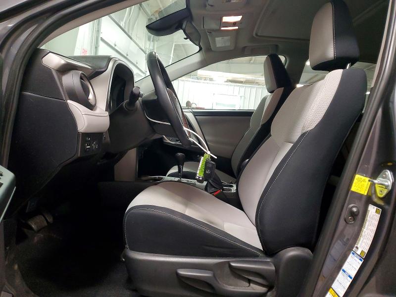 Снимка 7 от търг – 2018 TOYOTA RAV4 с VIN 2T3RFREV9JW742716