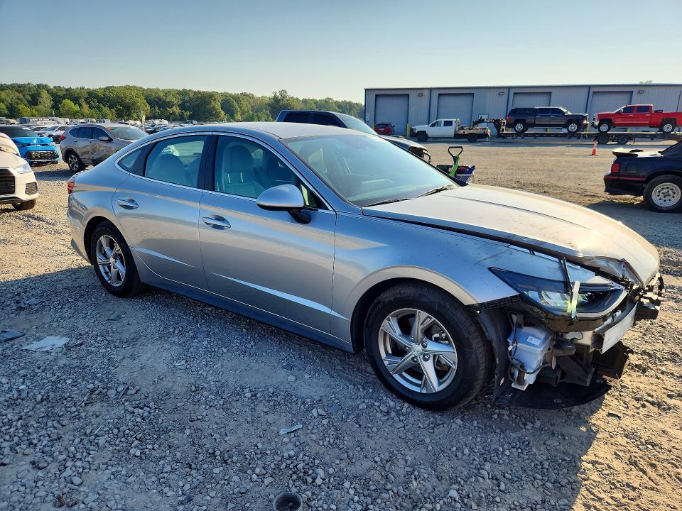 Photo 4 from auction – 2020 HYUNDAI SONATA with VIN 5NPEG4JA2LH013291