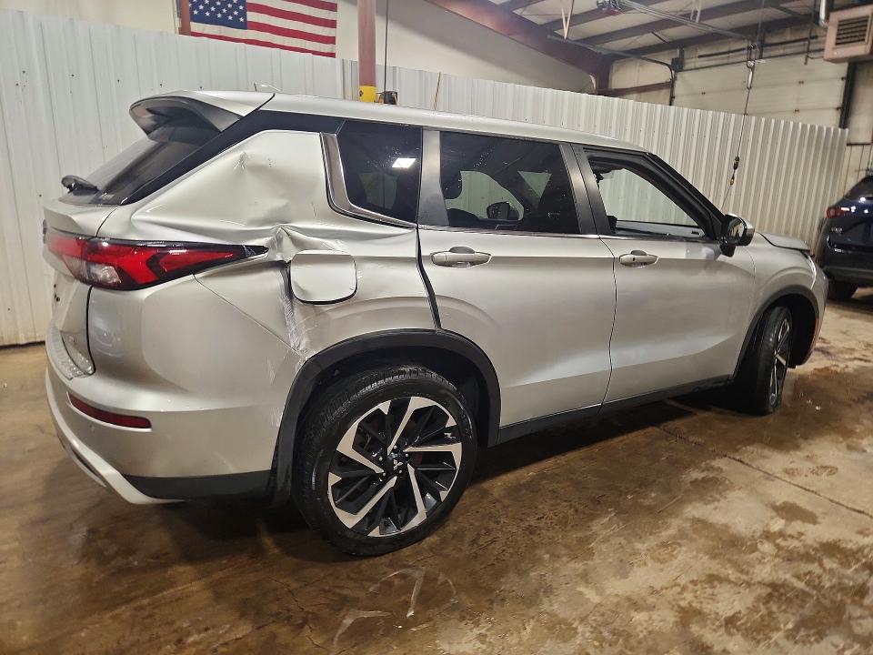 Photo 3 from auction – 2024 MITSUBISHI OUTLANDER with VIN JA4J4VA89RZ081738