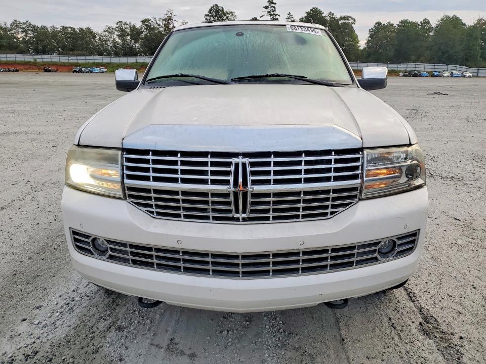 Photo 5 from auction – 2010 LINCOLN NAVIGATOR with VIN 5LMJJ3H57AEJ10768