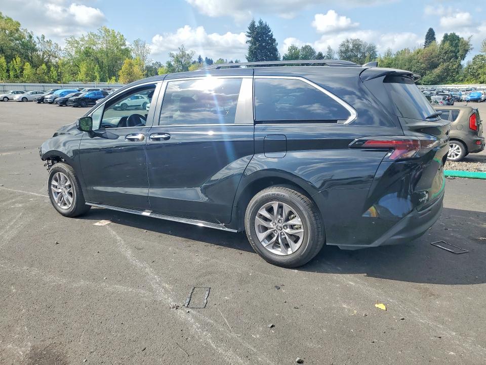 Photo 2 from auction – 2026 TOYOTA SIENNA with VIN 5TDYRKEC3TS295040