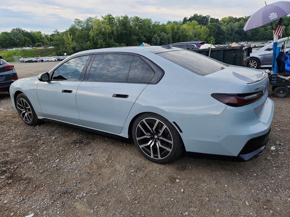 Снимка 2 от търг – 2023 BMW 760 с VIN WBA33EJ06PCM58230