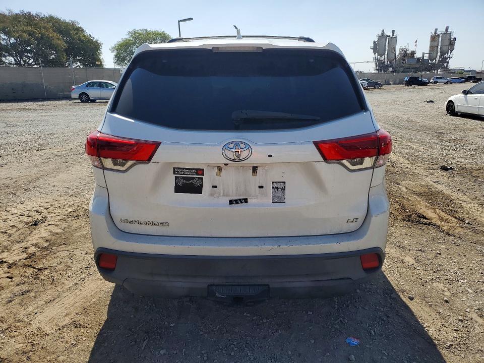 Photo 6 from auction – 2017 TOYOTA HIGHLANDER with VIN 5TDZZRFH4HS213640