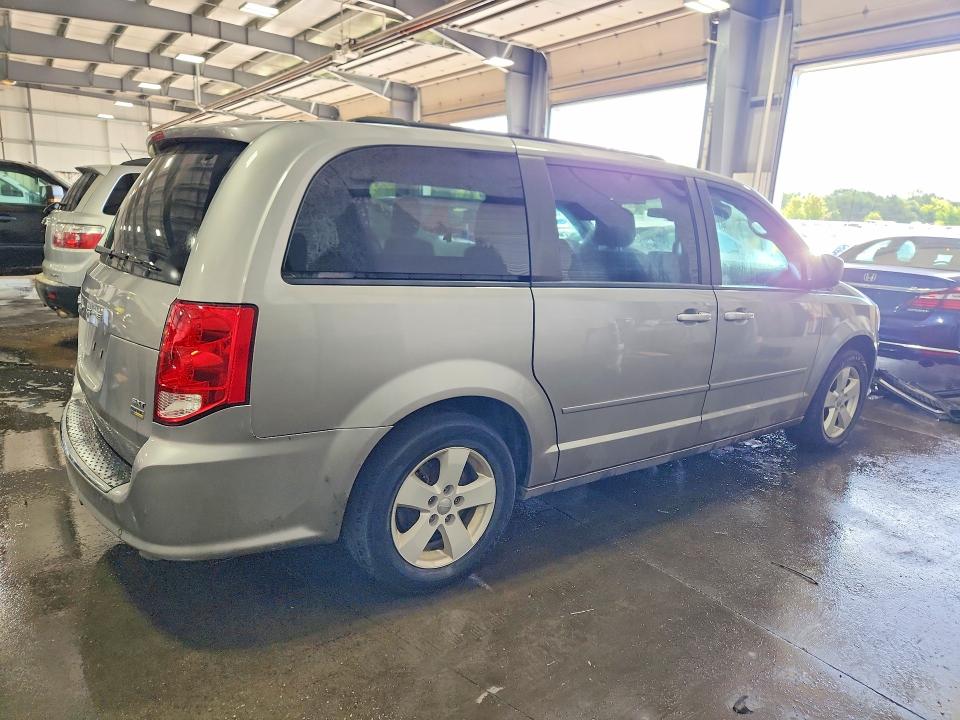 Photo 3 from auction – 2015 DODGE GRAND CARAVAN with VIN 2C4RDGCGXFR718294