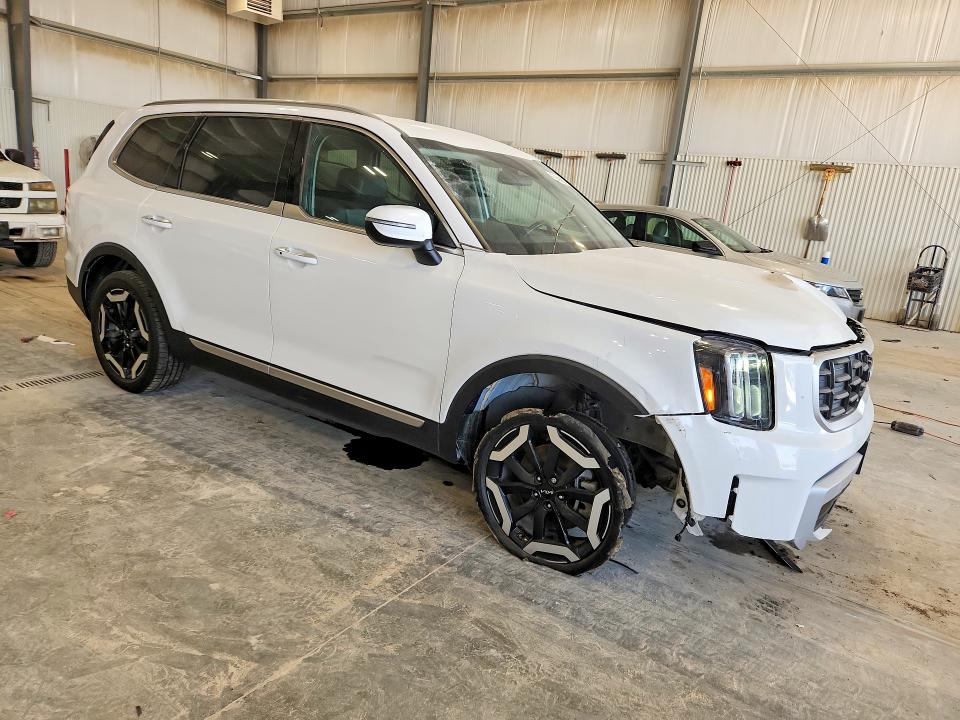 Photo 4 from auction – 2023 KIA TELLURIDE with VIN 5XYP6DGC0PG344274