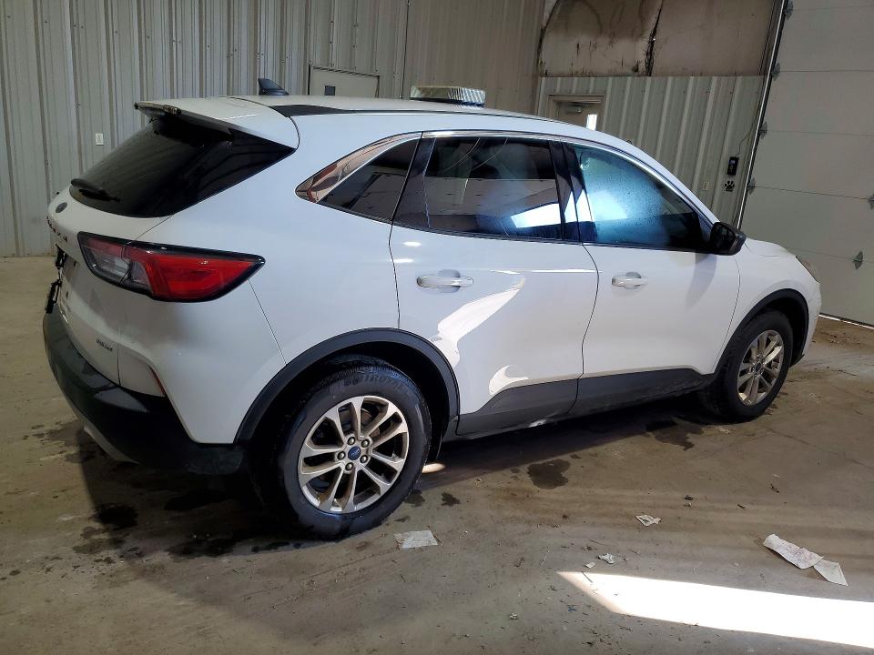 Photo 3 from auction – 2022 FORD ESCAPE with VIN 1FMCU9G6XNUB14499
