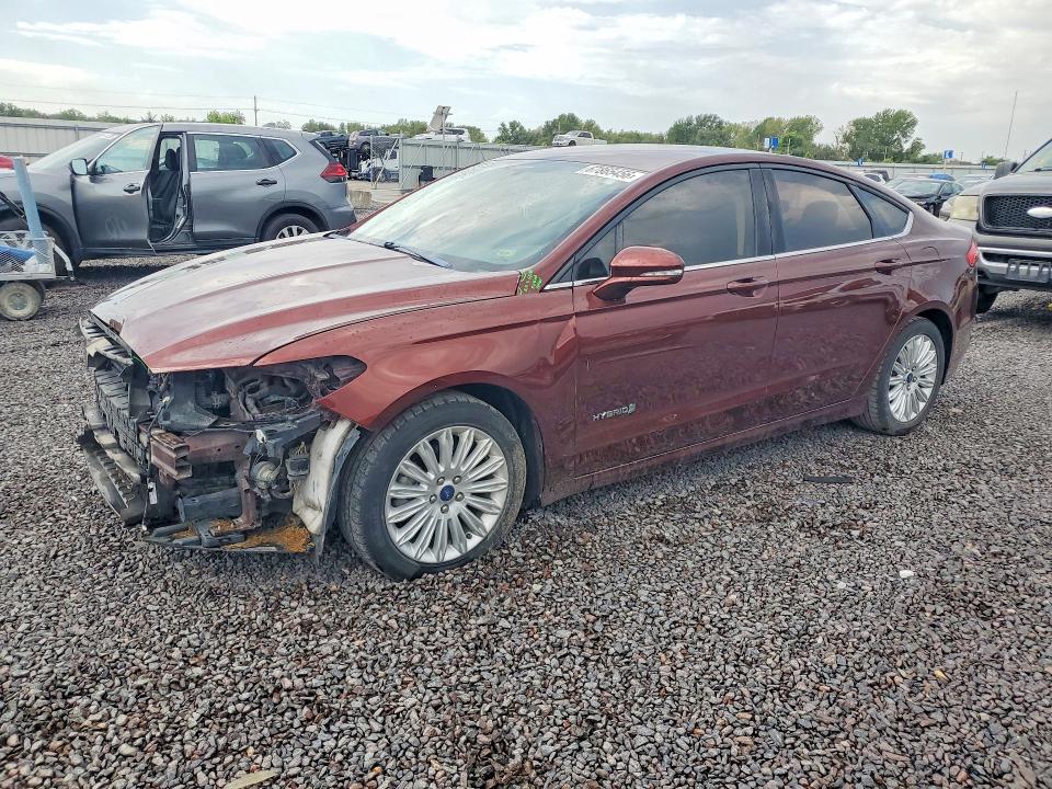 FORD FUSION 2016 with VIN 3FA6P0LU8GR360010 - Photo from auction