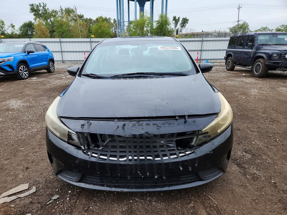 Фото 5 с аукциона – 2017 KIA FORTE с VIN 3KPFK4A72HE160505