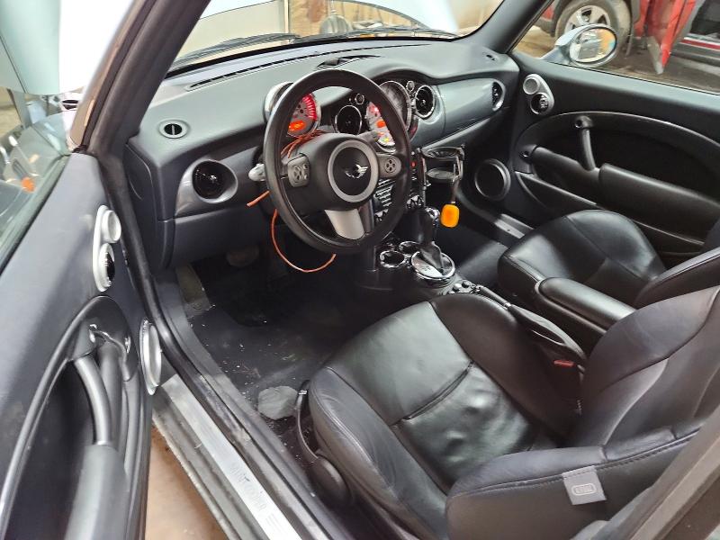 Photo 8 from auction – 2005 MINI COOPER with VIN WMWRF335X5TG13358