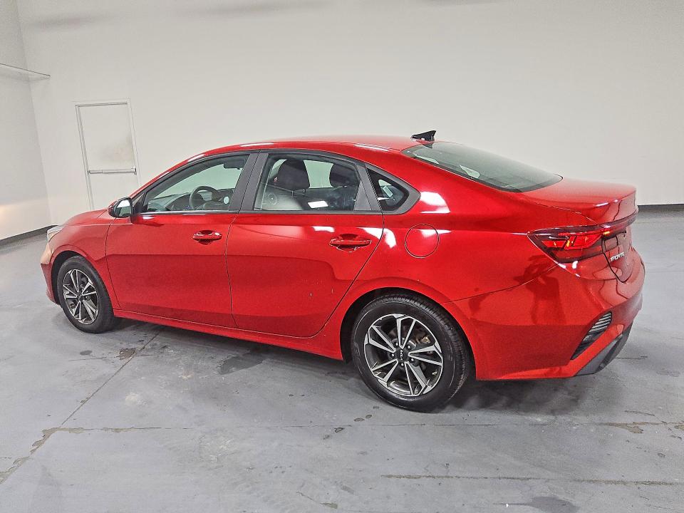 Фото 2 с аукциона – 2023 KIA FORTE с VIN 3KPF24AD3PE581248
