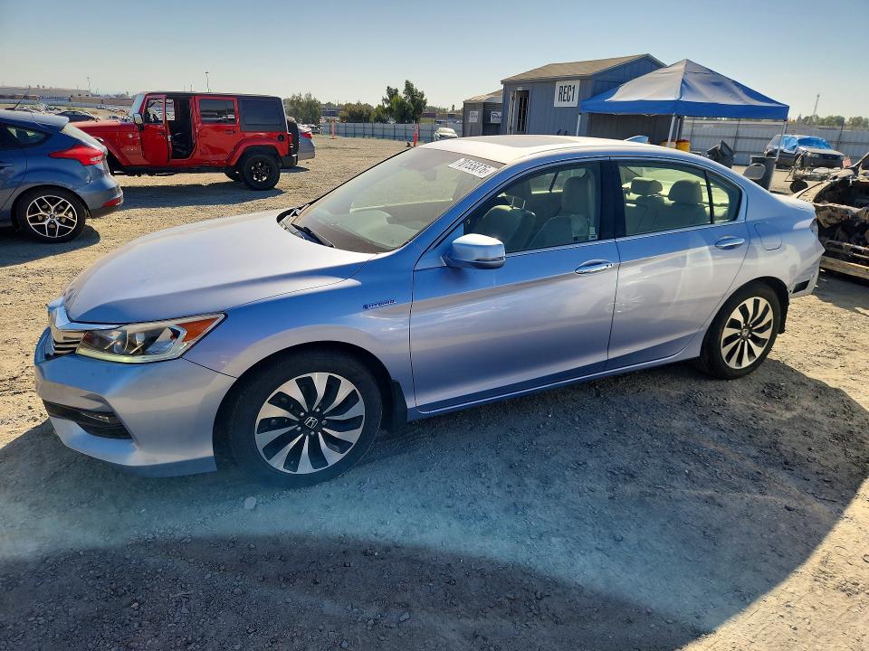 HONDA ACCORD 2017 with VIN JHMCR6F58HC020286 - Photo from auction