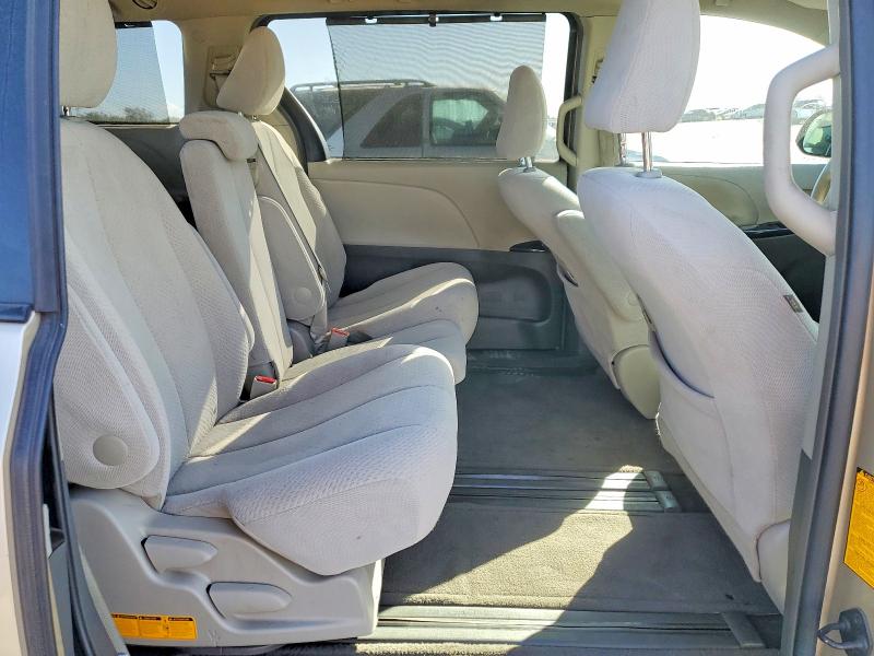Photo 11 from auction – 2012 TOYOTA SIENNA with VIN 5TDKK3DC9CS209151