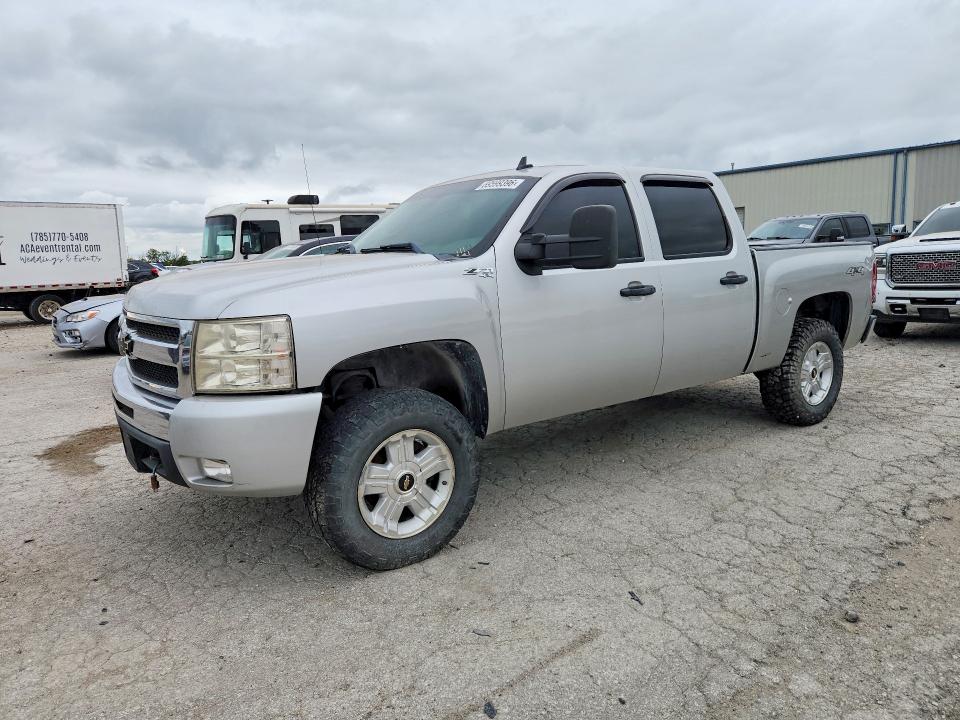 CHEVROLET SILVERADO 2011 with VIN 3GCPKSE3XBG210708 - Photo from auction