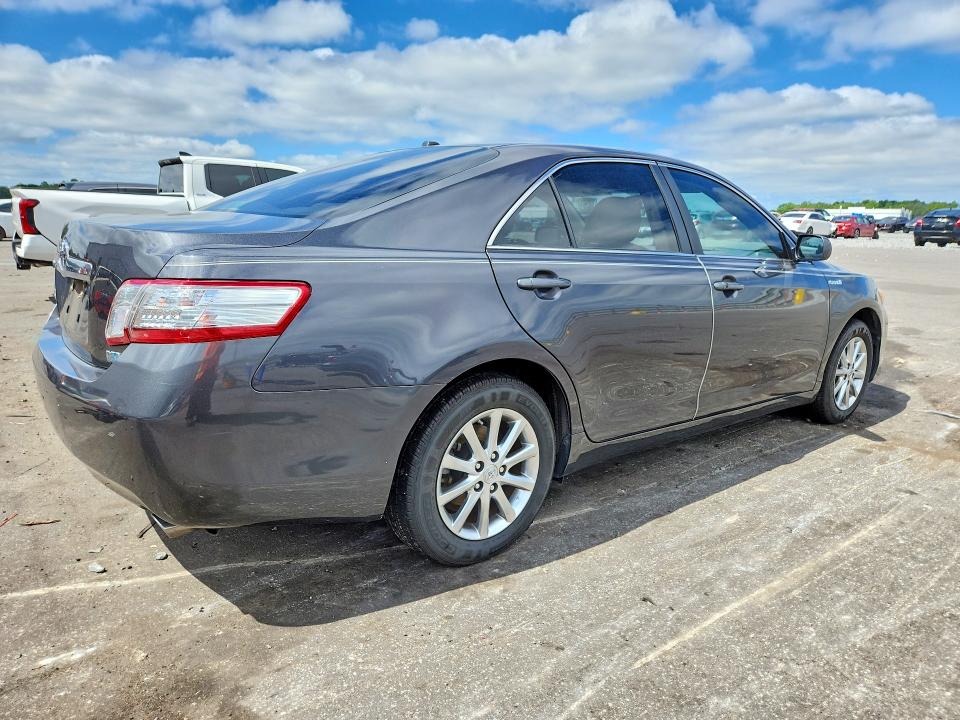 Photo 3 from auction – 2011 TOYOTA CAMRY with VIN 4T1BB3EK5BU132094