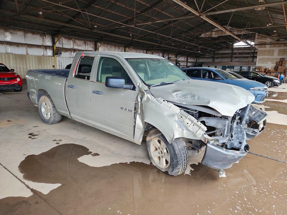 صورة رقم 4 من المزاد - 2010 DODGE RAM 1500 مع VIN 1D7RB1GK6AS238641
