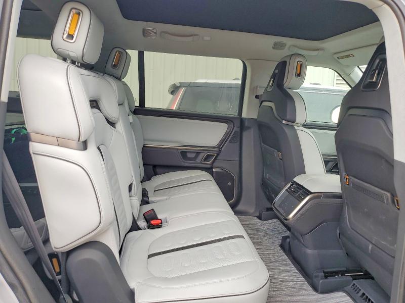 Photo 11 from auction – 2023 RIVIAN R1S with VIN 7PDSGABA0PN008136